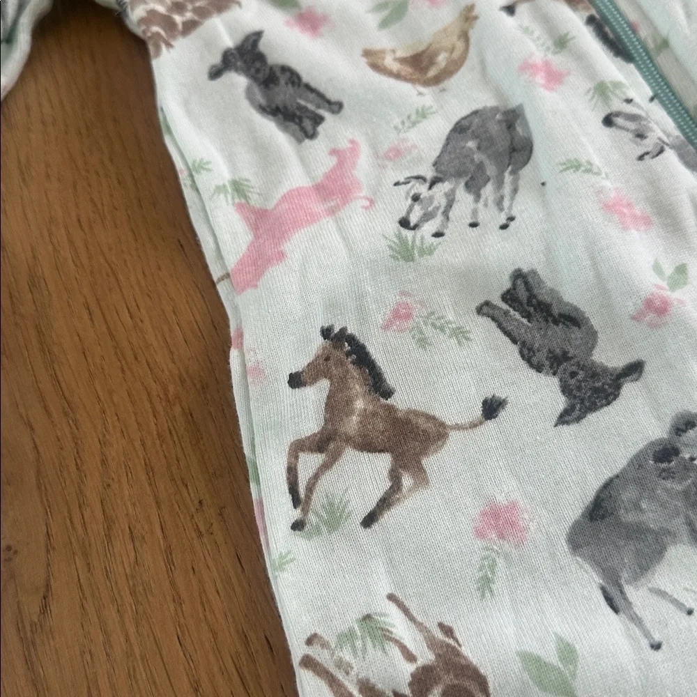 Burt’s bees baby Animal Print Pajamas - Pink and Green farm horse NWT 18m